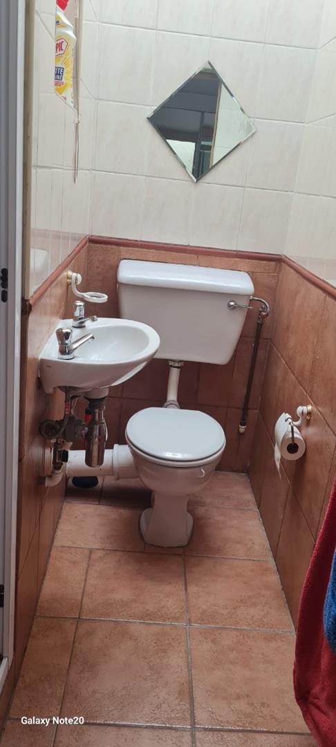 2 Bedroom Property for Sale in Linmeyer Gauteng