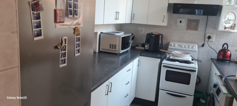 2 Bedroom Property for Sale in Linmeyer Gauteng
