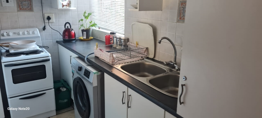2 Bedroom Property for Sale in Linmeyer Gauteng