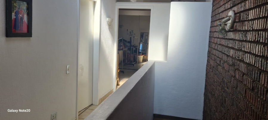 2 Bedroom Property for Sale in Linmeyer Gauteng