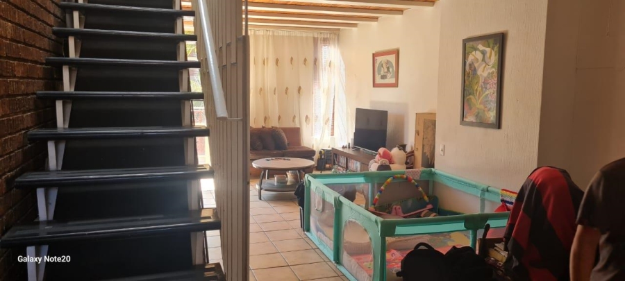 2 Bedroom Property for Sale in Linmeyer Gauteng