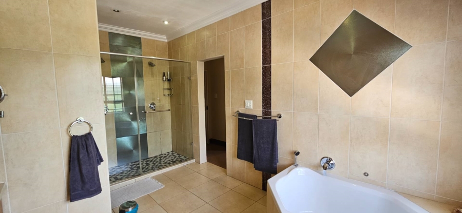 4 Bedroom Property for Sale in Alberante Gauteng