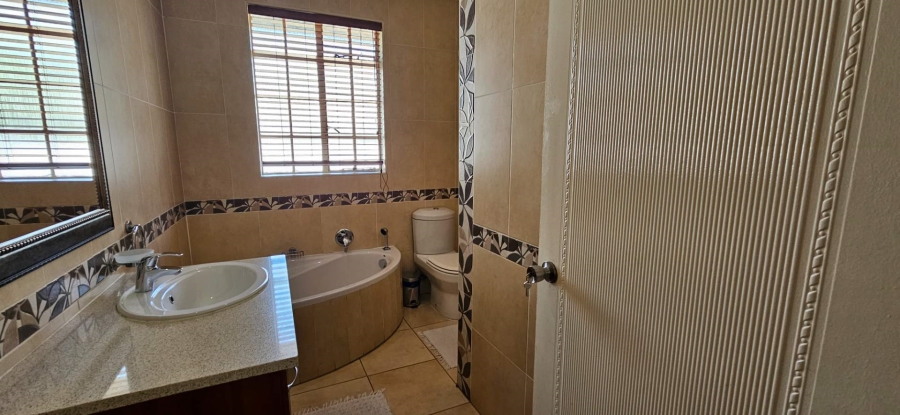 4 Bedroom Property for Sale in Alberante Gauteng