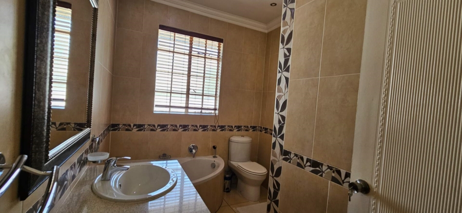 4 Bedroom Property for Sale in Alberante Gauteng