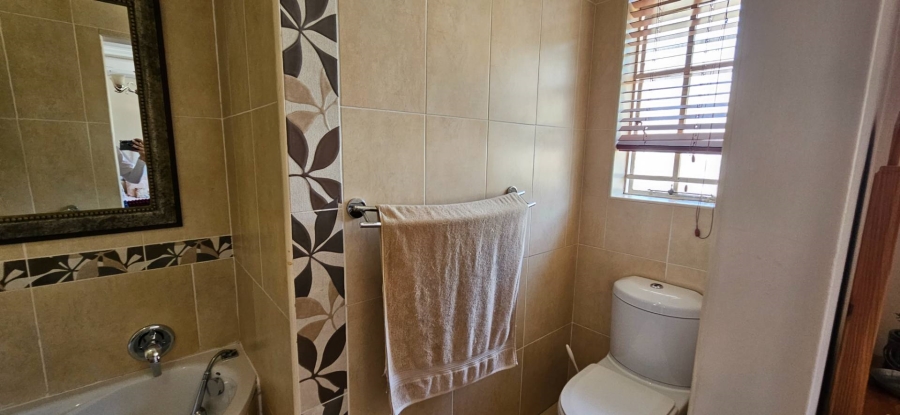 4 Bedroom Property for Sale in Alberante Gauteng