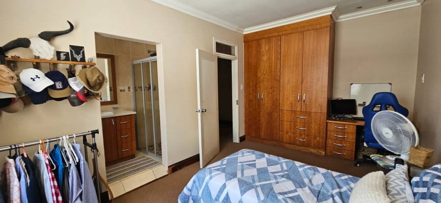 4 Bedroom Property for Sale in Alberante Gauteng