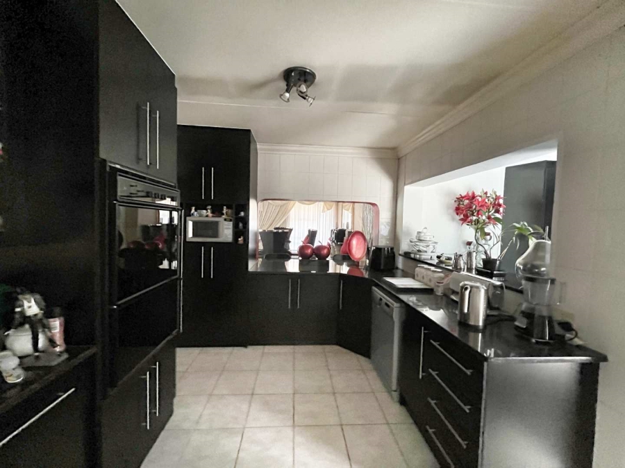 4 Bedroom Property for Sale in Brackendowns Gauteng