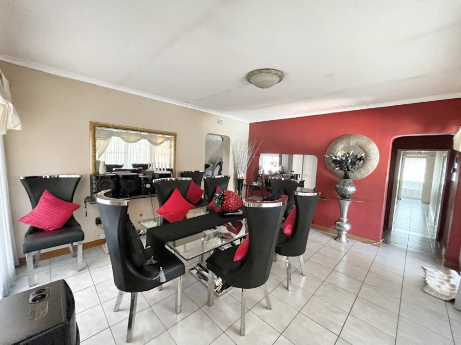 4 Bedroom Property for Sale in Brackendowns Gauteng