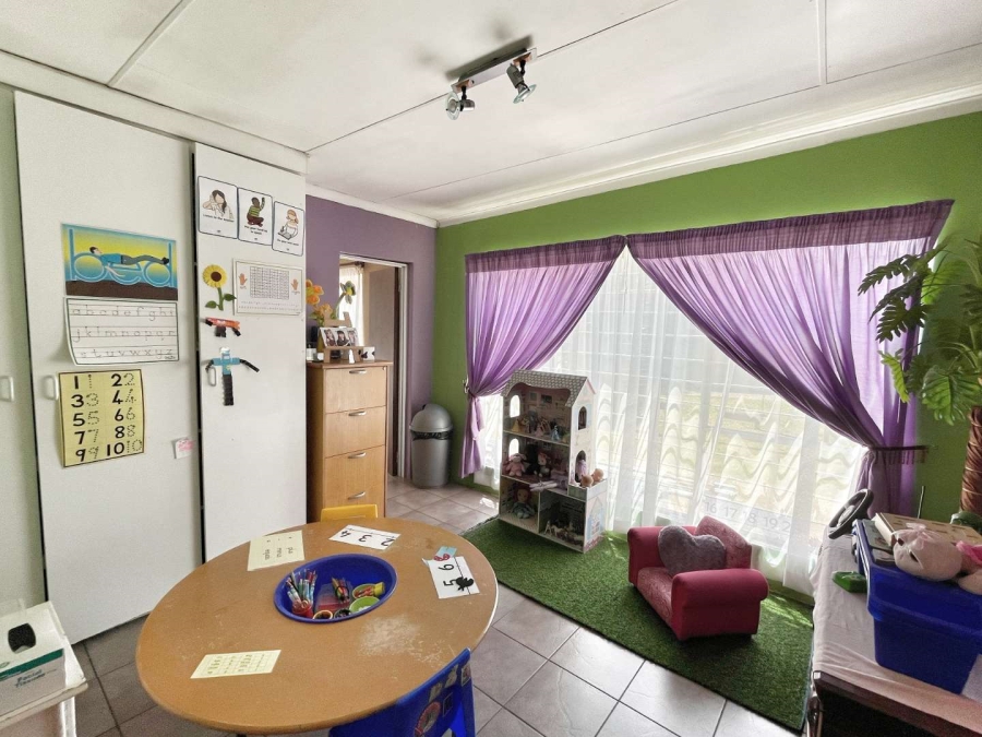 4 Bedroom Property for Sale in Brackendowns Gauteng