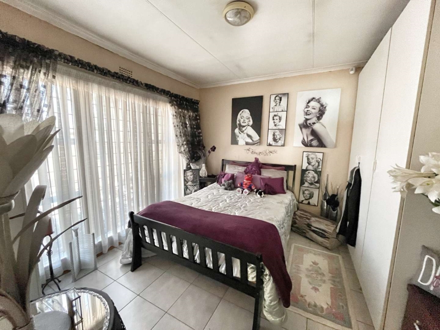 4 Bedroom Property for Sale in Brackendowns Gauteng