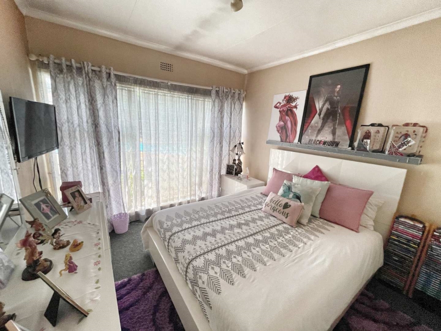 4 Bedroom Property for Sale in Brackendowns Gauteng