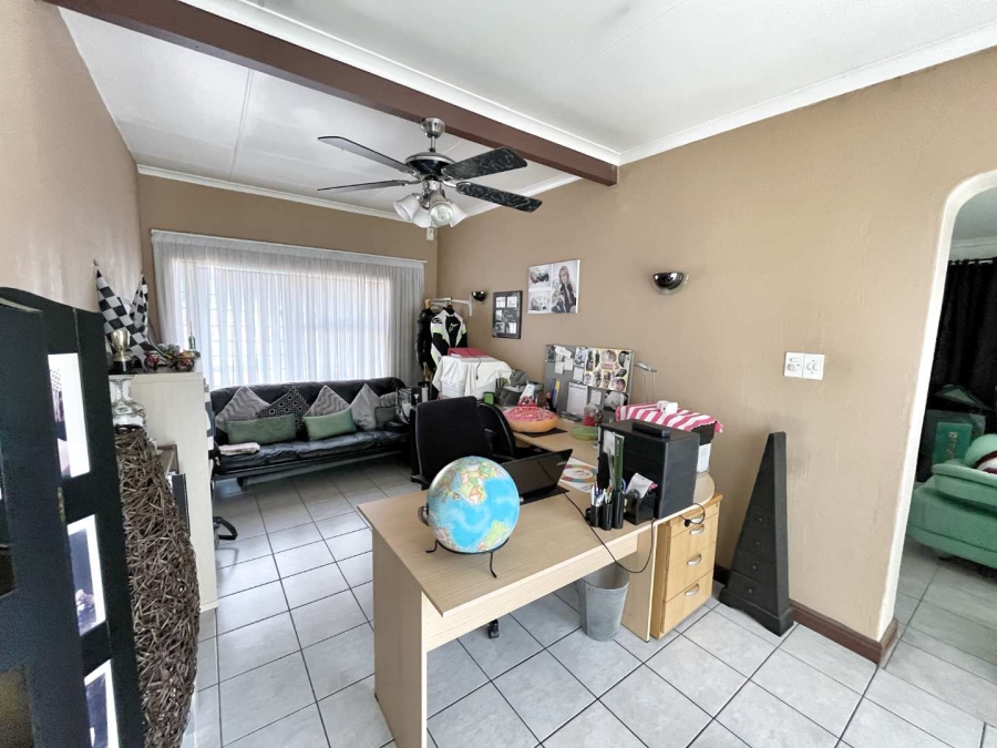 4 Bedroom Property for Sale in Brackendowns Gauteng