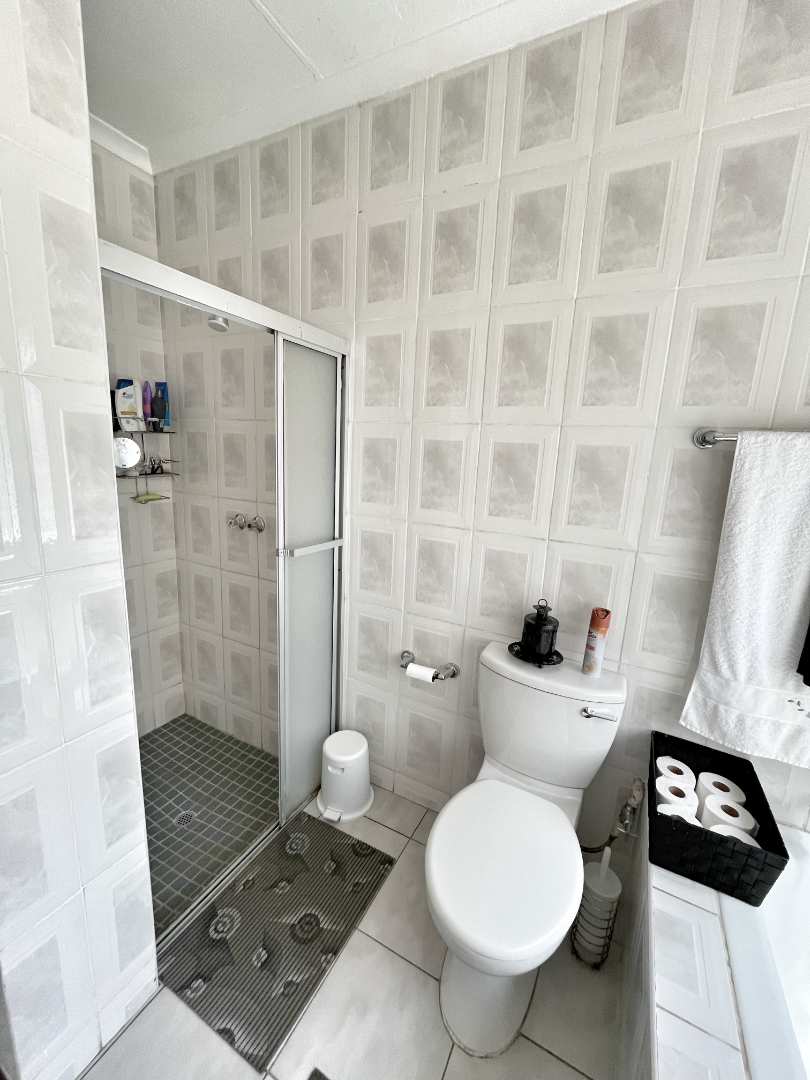 4 Bedroom Property for Sale in Brackendowns Gauteng