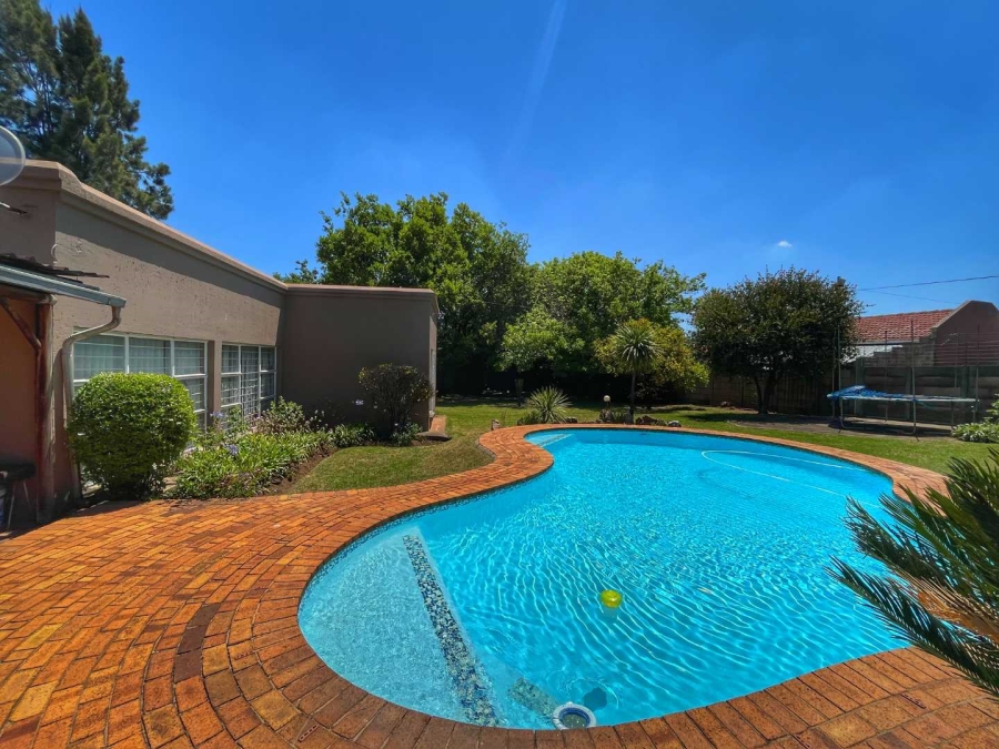 4 Bedroom Property for Sale in Brackendowns Gauteng