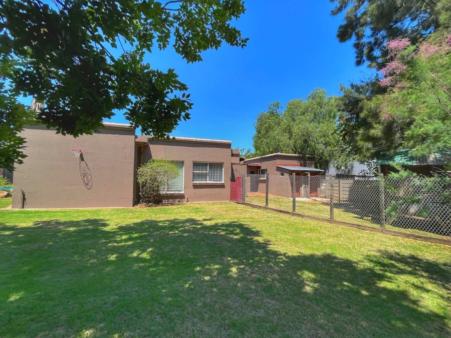 4 Bedroom Property for Sale in Brackendowns Gauteng