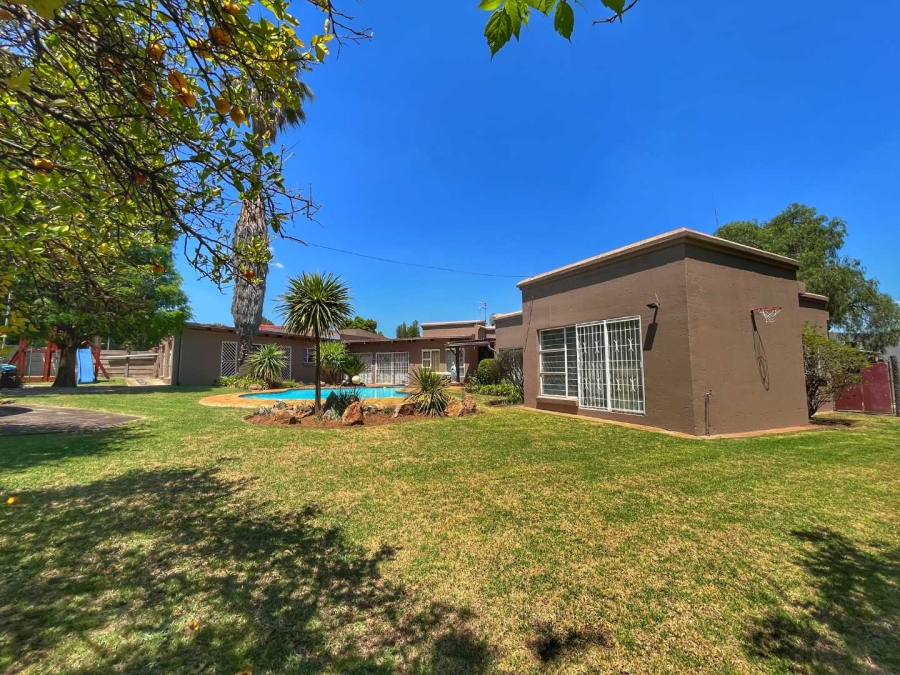 4 Bedroom Property for Sale in Brackendowns Gauteng