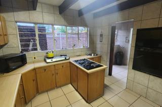5 Bedroom Property for Sale in Brackendowns Gauteng