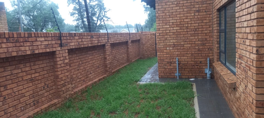 3 Bedroom Property for Sale in Brackenhurst Gauteng