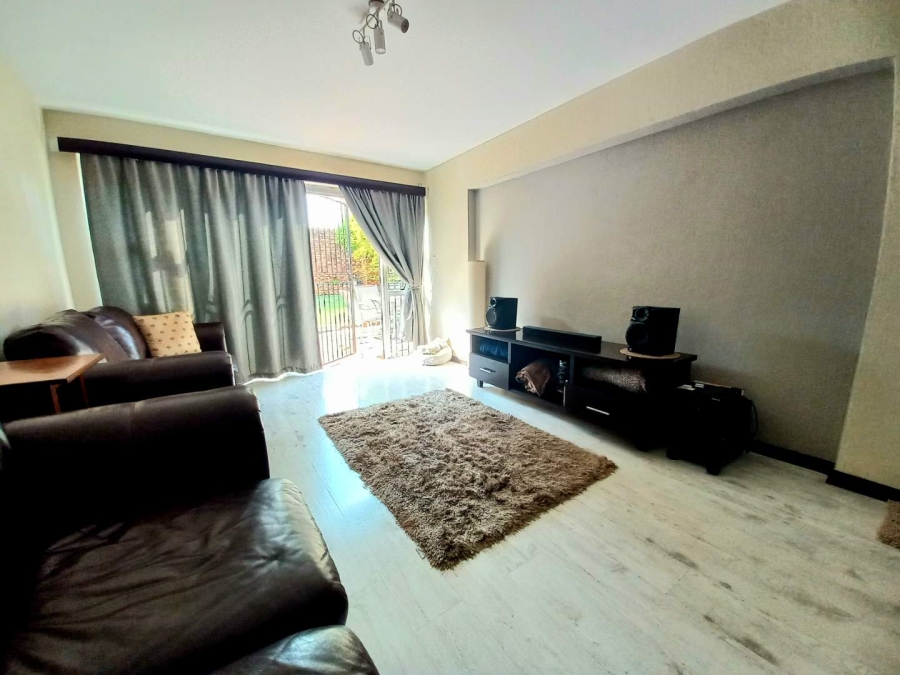 2 Bedroom Property for Sale in South Crest Gauteng