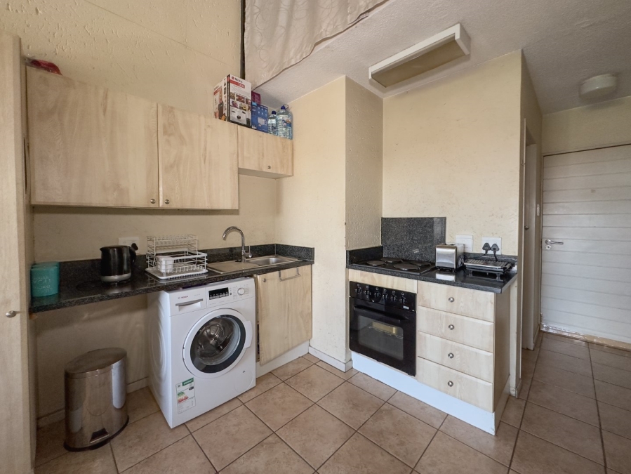 1 Bedroom Property for Sale in Hatfield Gauteng