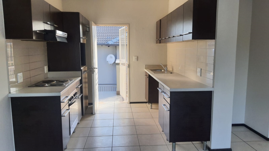 To Let 2 Bedroom Property for Rent in Oakdene Gauteng