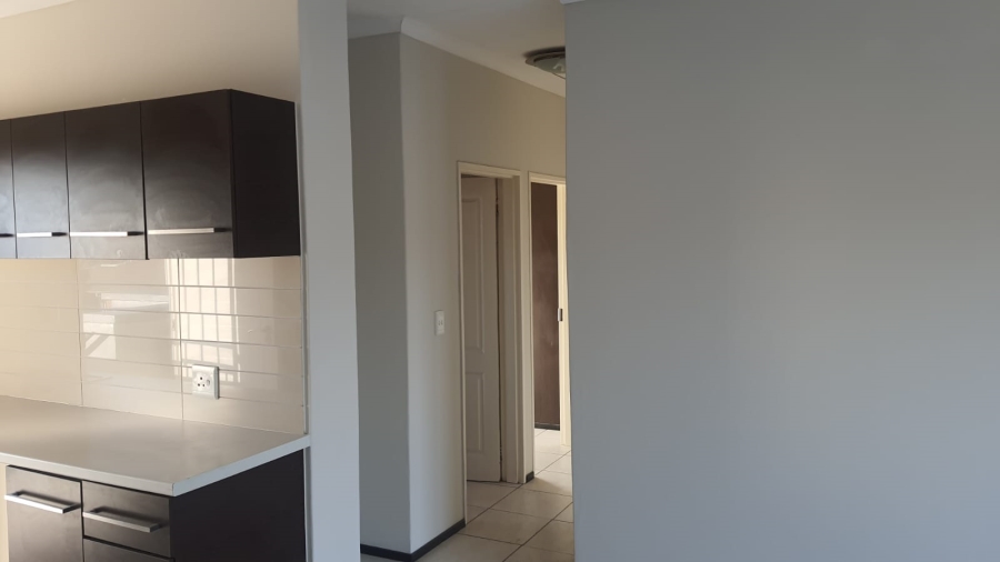 To Let 2 Bedroom Property for Rent in Oakdene Gauteng