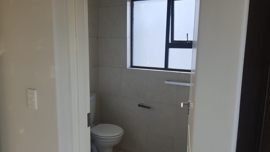 To Let 2 Bedroom Property for Rent in Oakdene Gauteng