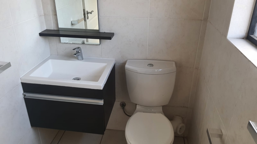 To Let 2 Bedroom Property for Rent in Oakdene Gauteng