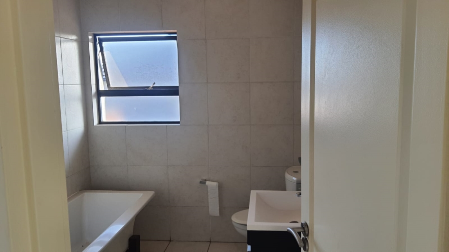 To Let 2 Bedroom Property for Rent in Oakdene Gauteng