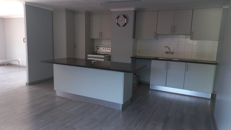 To Let 1 Bedroom Property for Rent in Glenvista Gauteng