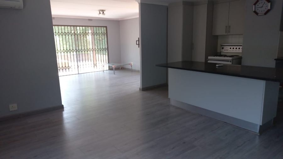 To Let 1 Bedroom Property for Rent in Glenvista Gauteng