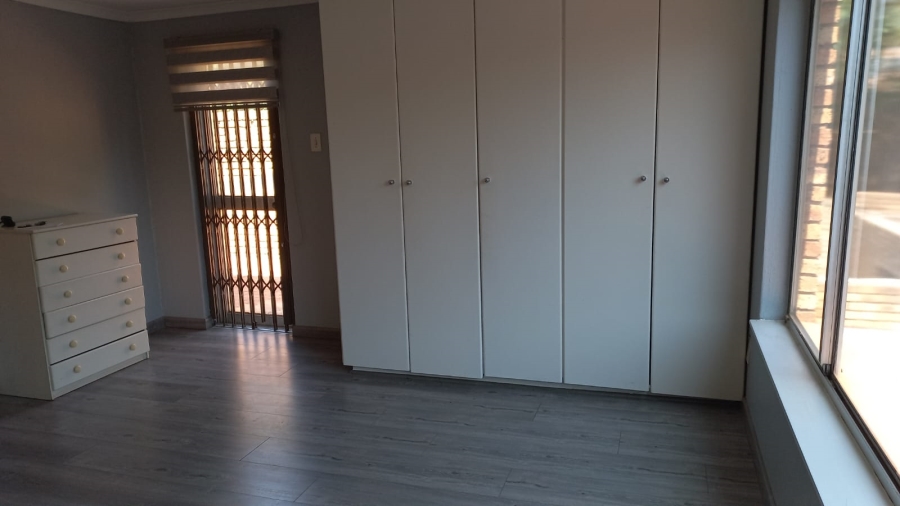 To Let 1 Bedroom Property for Rent in Glenvista Gauteng