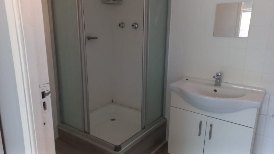 To Let 1 Bedroom Property for Rent in Glenvista Gauteng