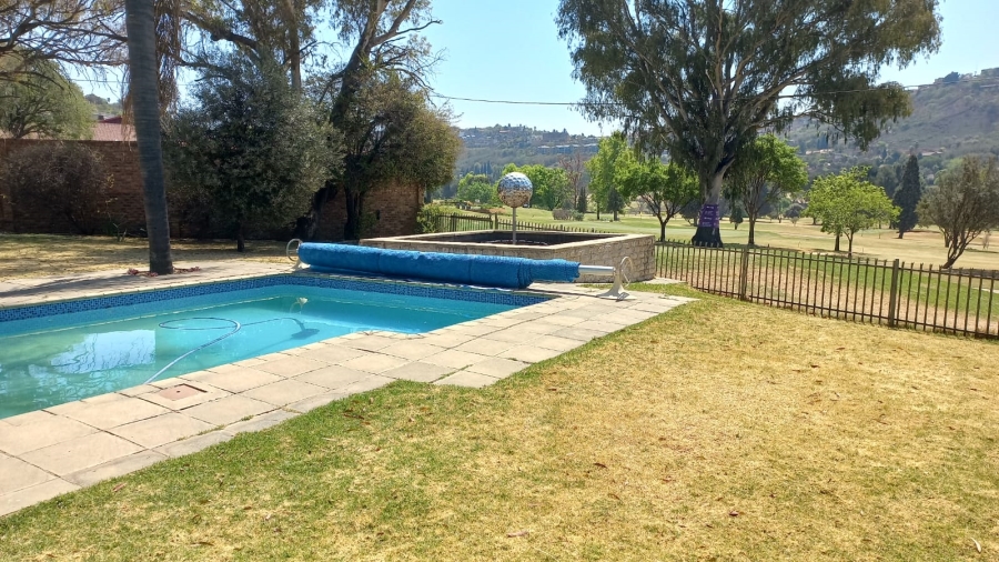 To Let 1 Bedroom Property for Rent in Glenvista Gauteng