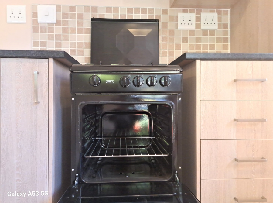 To Let 1 Bedroom Property for Rent in Northwold Gauteng