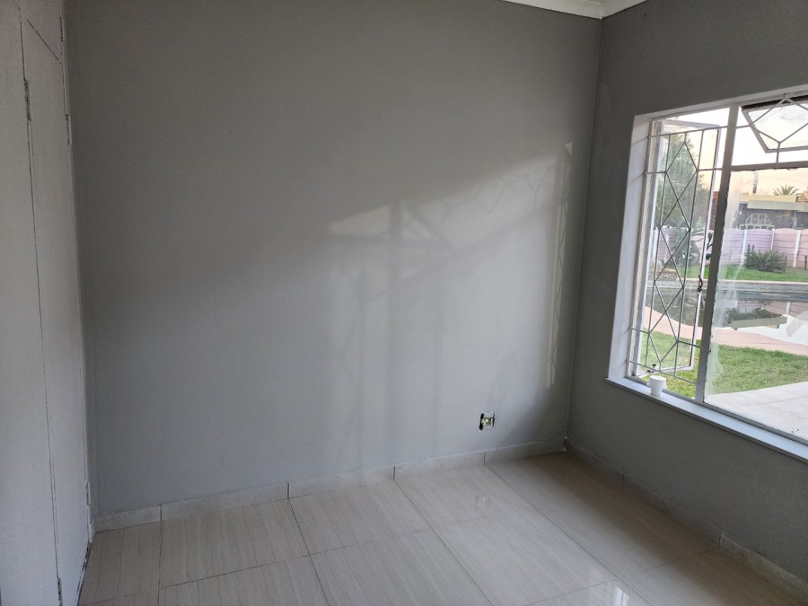 To Let 3 Bedroom Property for Rent in Freeway Park Gauteng