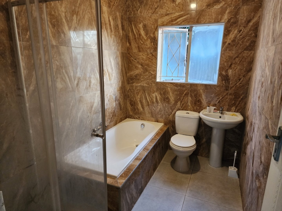 To Let 3 Bedroom Property for Rent in Freeway Park Gauteng