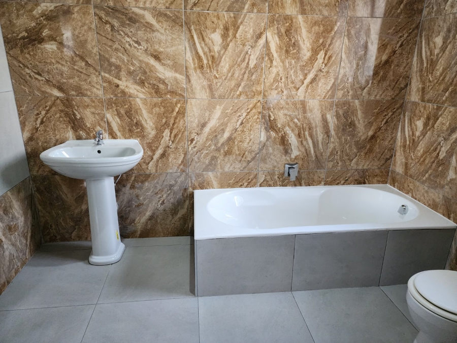 To Let 3 Bedroom Property for Rent in Freeway Park Gauteng