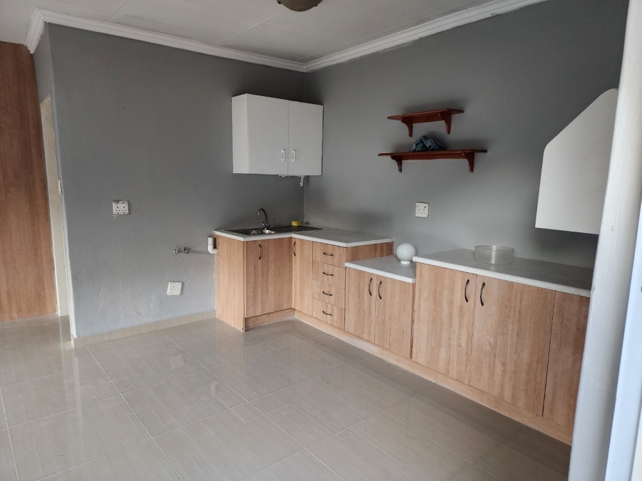 To Let 3 Bedroom Property for Rent in Freeway Park Gauteng