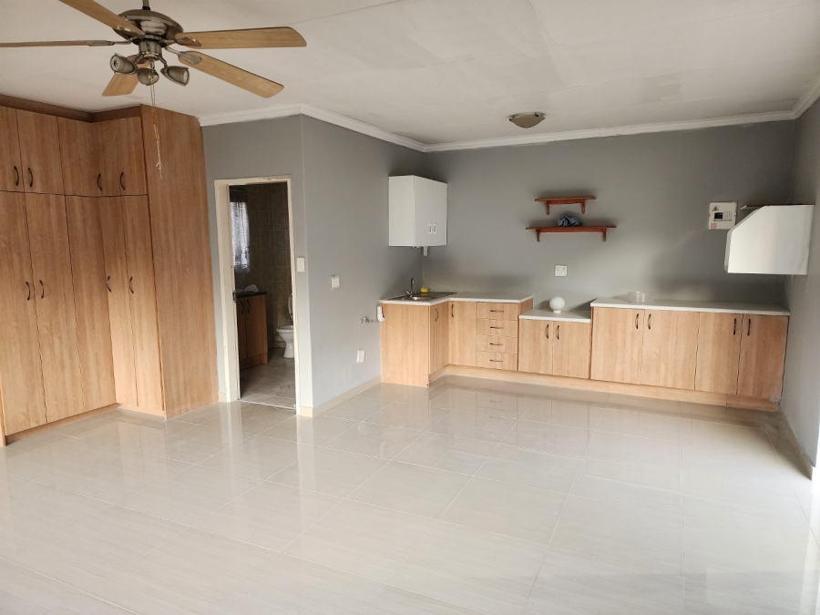 To Let 3 Bedroom Property for Rent in Freeway Park Gauteng