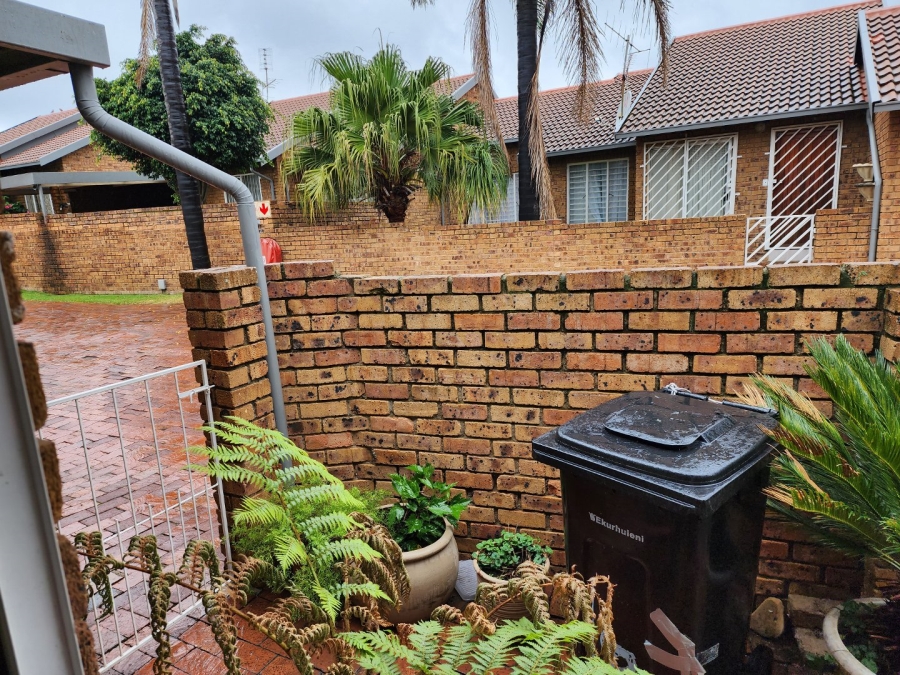 To Let 3 Bedroom Property for Rent in Norkem Park Gauteng