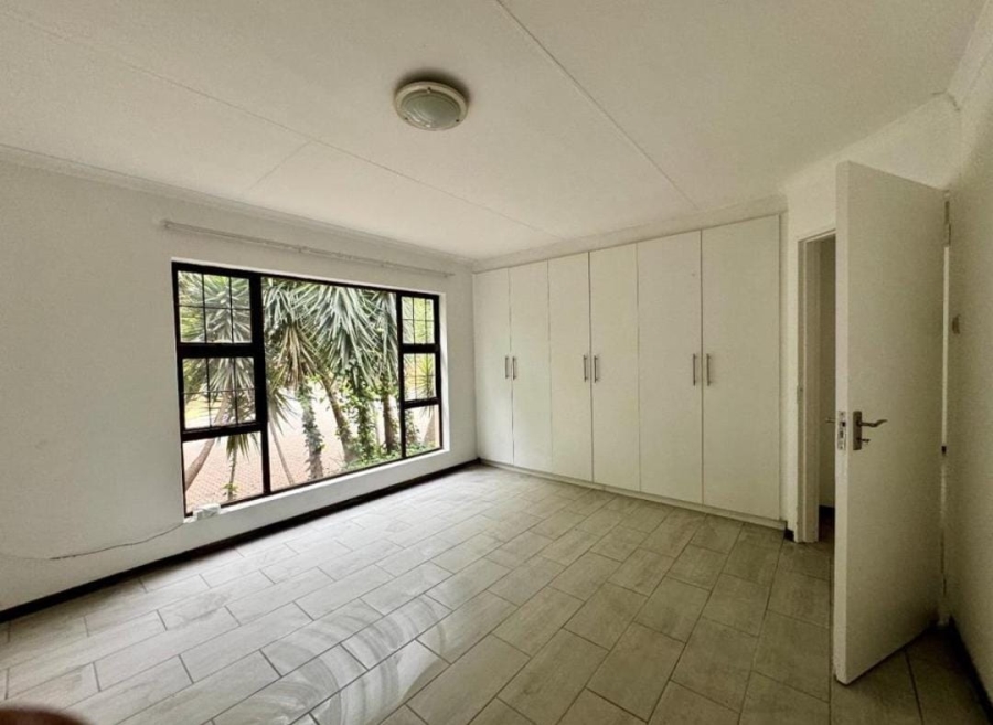 To Let 4 Bedroom Property for Rent in Greenstone Hill Gauteng