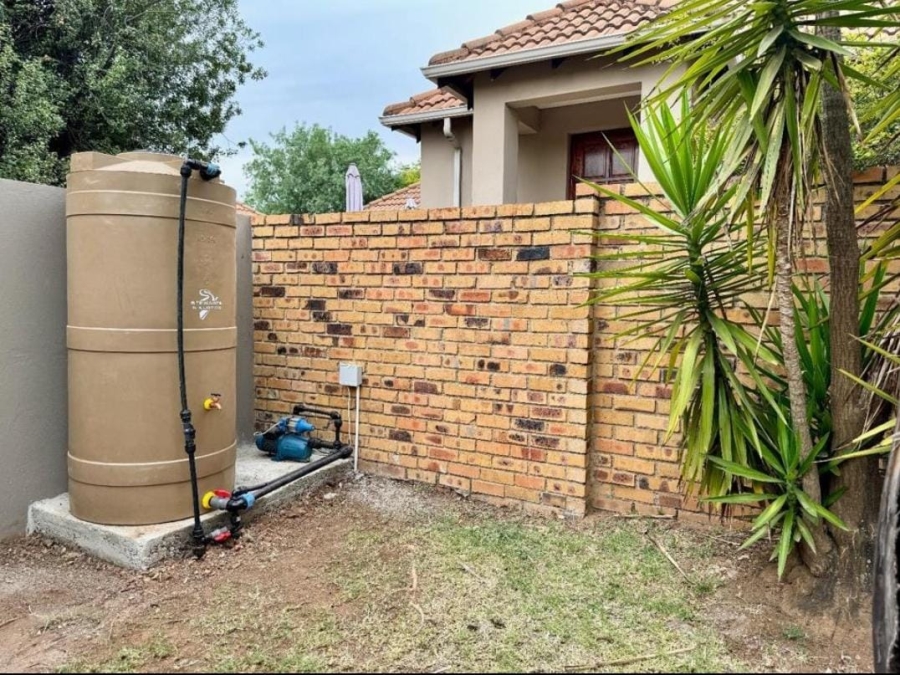 To Let 4 Bedroom Property for Rent in Greenstone Hill Gauteng