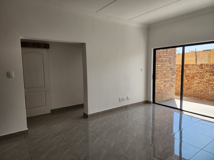 To Let 2 Bedroom Property for Rent in Witfield Gauteng