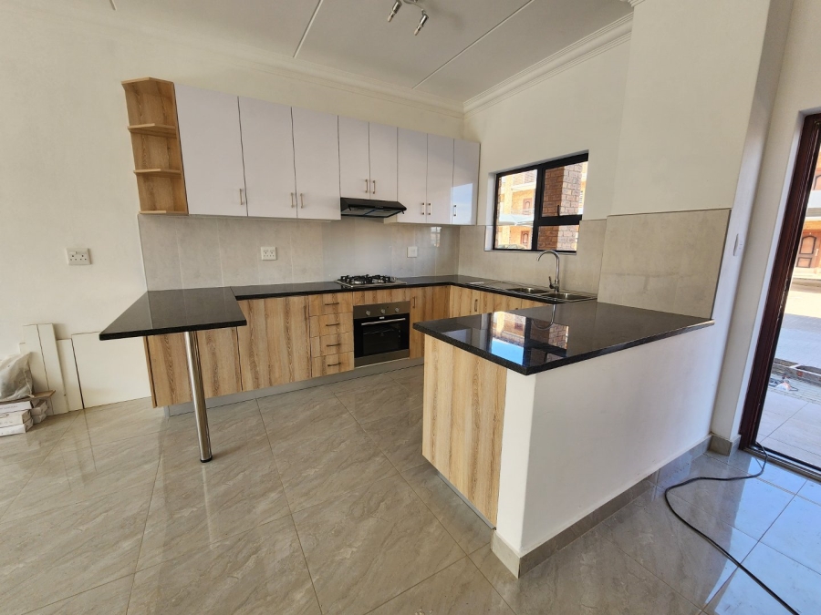 To Let 2 Bedroom Property for Rent in Witfield Gauteng