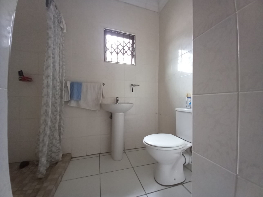 To Let  Bedroom Property for Rent in Glen Austin Gauteng