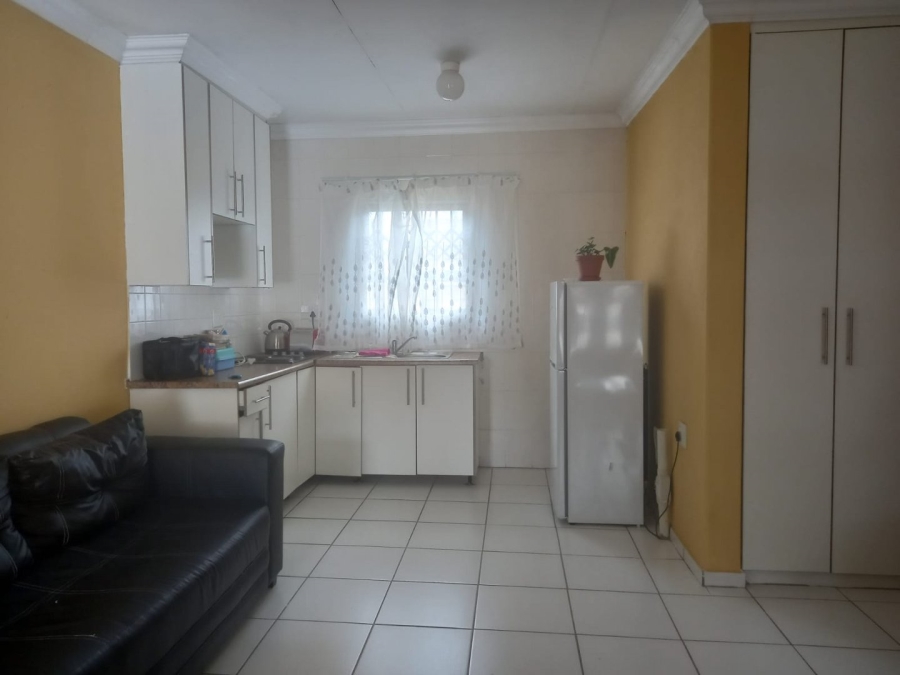 To Let  Bedroom Property for Rent in Glen Austin Gauteng