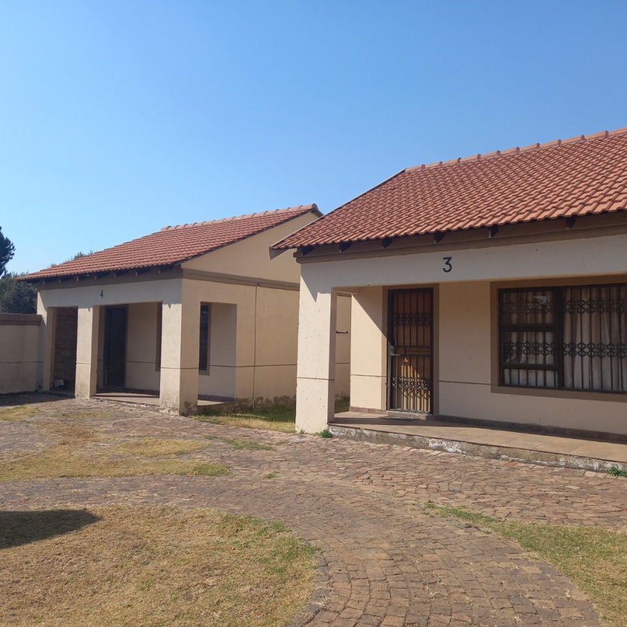 To Let  Bedroom Property for Rent in Glen Austin Gauteng