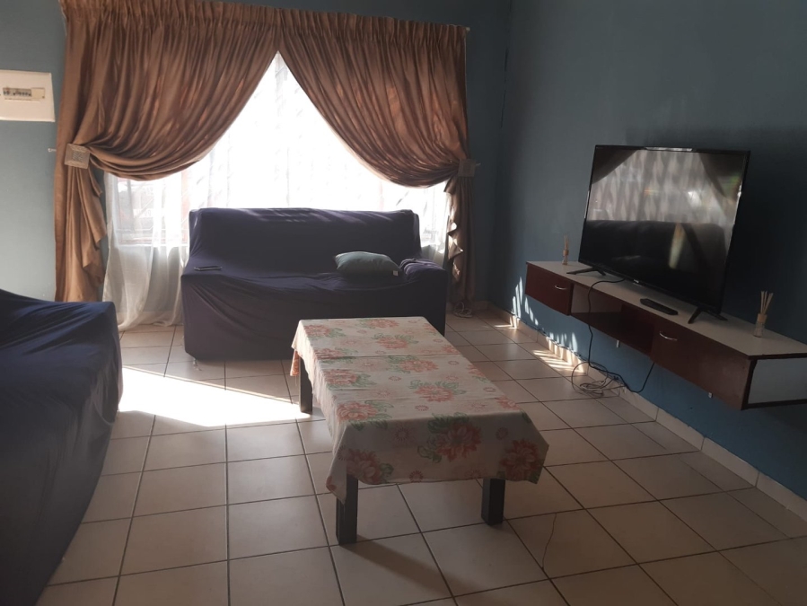 To Let 2 Bedroom Property for Rent in Meredale Gauteng