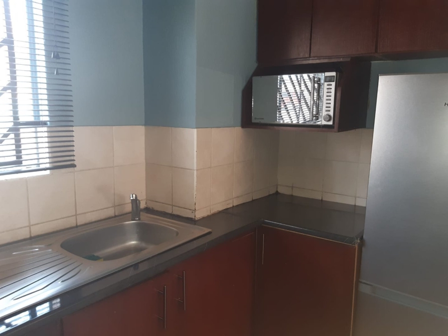 To Let 2 Bedroom Property for Rent in Meredale Gauteng
